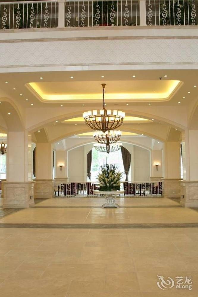 Blue Sky Hotel يانتاى المظهر الخارجي الصورة